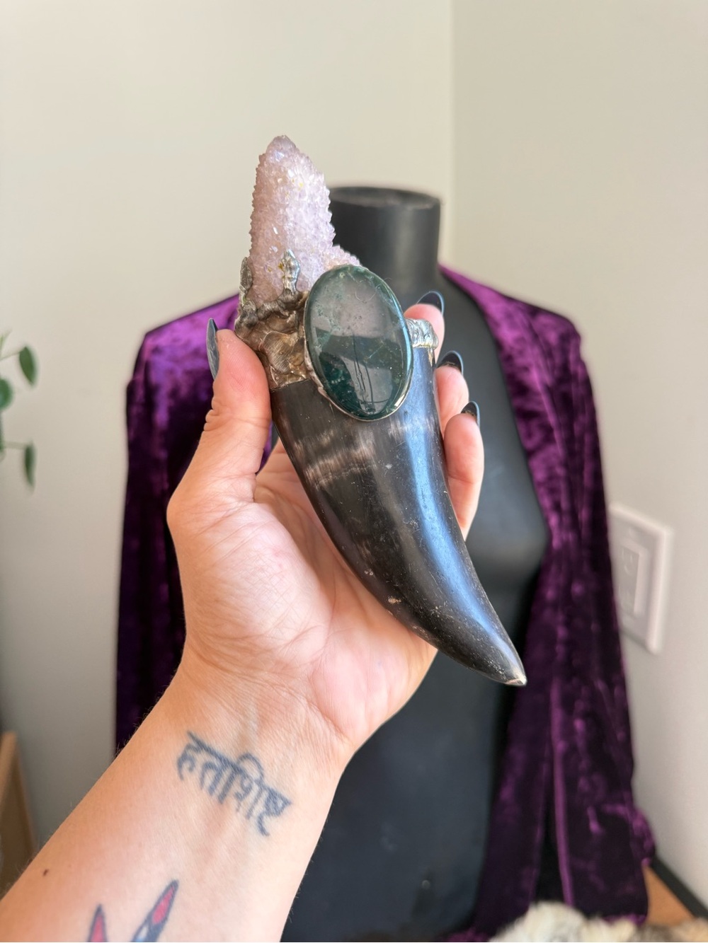 Buffalo Horn spirit quartz blood stone crystal wand altar decor witchcraft